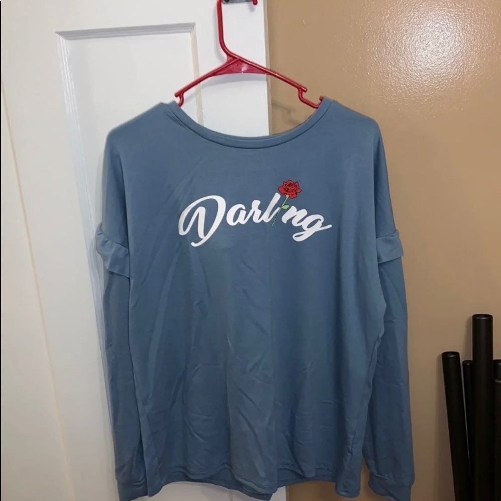 Cute long sleeve top with ruffles